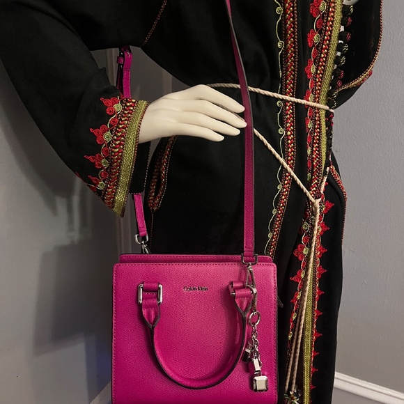 Calvin Klein Fuchsia Hand/Cross Body Purse / BRAND NEW - Picture 16 of 16
